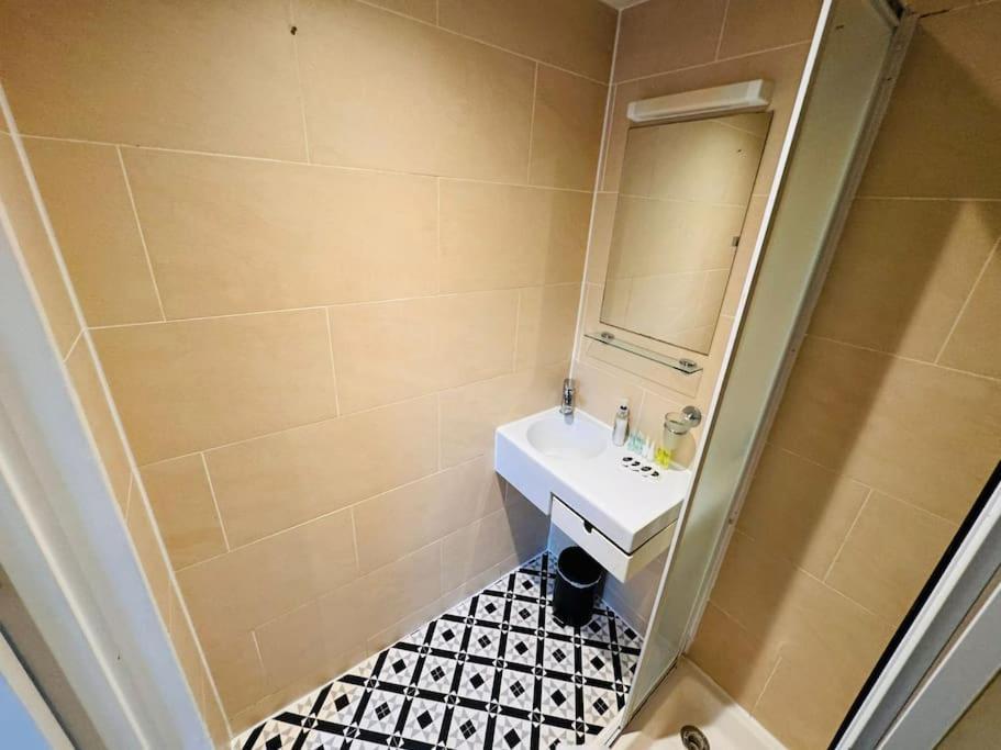 Trio'S Haven In Portebello Road London Exterior photo