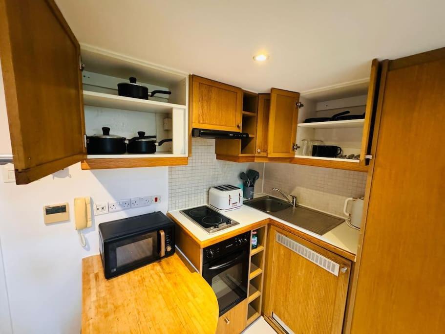 Trio'S Haven In Portebello Road London Exterior photo