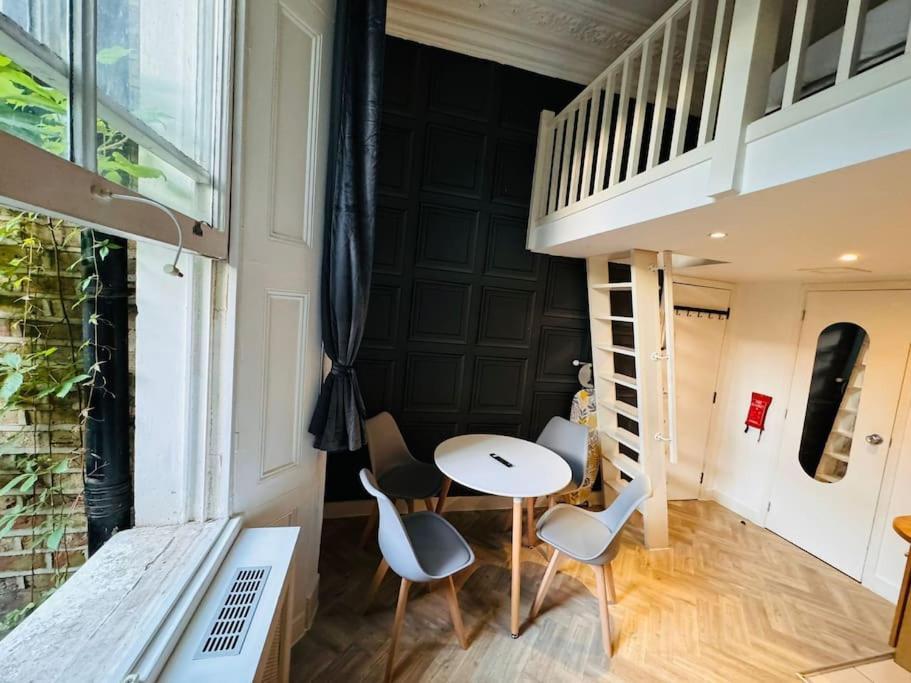 Trio'S Haven In Portebello Road London Exterior photo
